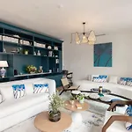 Urban Style Victoria Boutique Аркашон