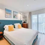 Urban Style Victoria Boutique Hotel 4*