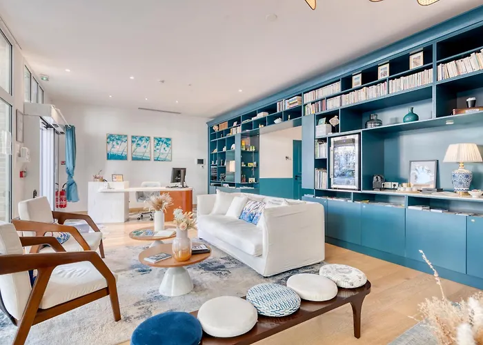 Urban Style Victoria Boutique Hotel 4*